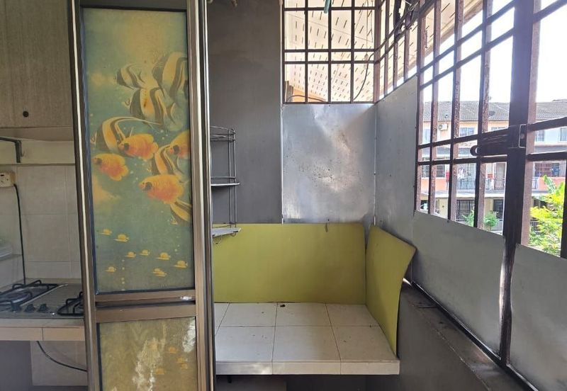 Taman Tampoi Indah II, Villa Ros