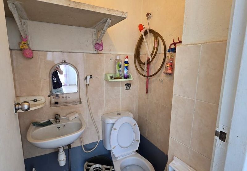 Taman Tampoi Indah II, Villa Ros