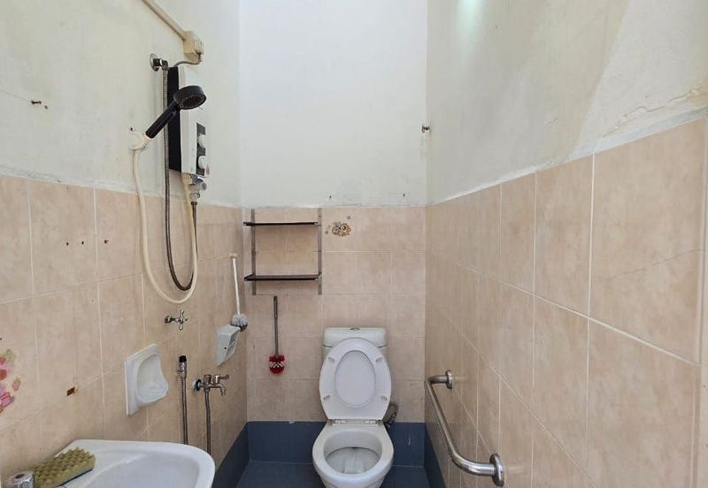 Taman Tampoi Indah II, Villa Ros