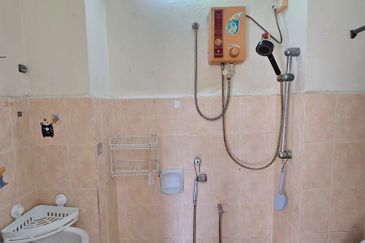 Taman Tampoi Indah II, Villa Ros