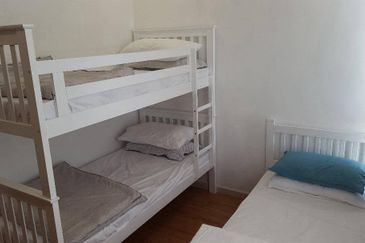 Dedaun Hijau (Greenfield Regency)