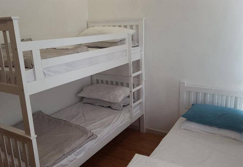 Dedaun Hijau (Greenfield Regency)