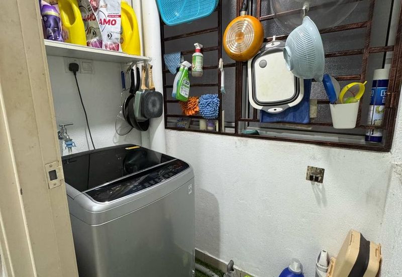 Dedaun Hijau (Greenfield Regency)