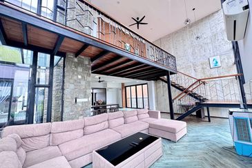 Cube On Hill ( Taman Bukit Pulai )