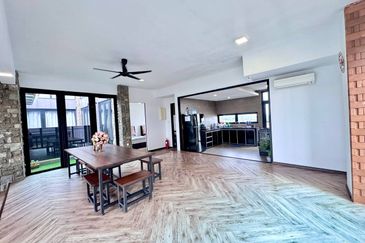 Cube On Hill ( Taman Bukit Pulai )