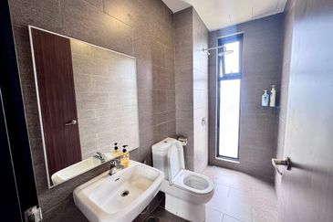 Cube On Hill ( Taman Bukit Pulai )