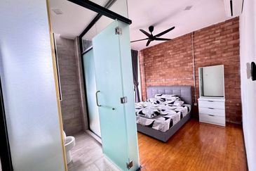 Cube On Hill ( Taman Bukit Pulai )