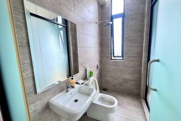 Cube On Hill ( Taman Bukit Pulai )