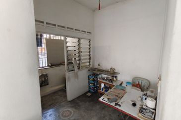 Taman Pulai Utama Flat