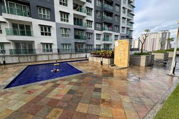 Seasons Luxury Apartments @ Amara Larkin