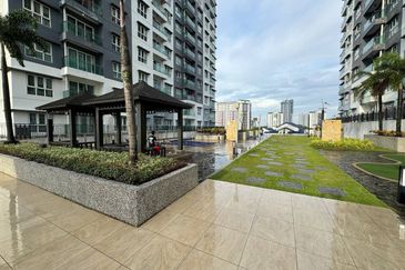 Seasons Luxury Apartments @ Amara Larkin