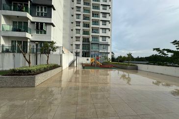 Seasons Luxury Apartments @ Amara Larkin