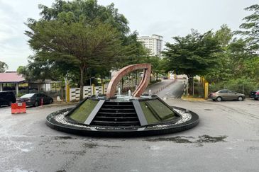 Seasons Luxury Apartments @ Amara Larkin