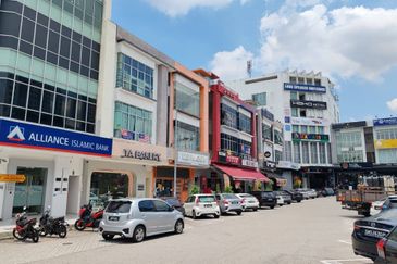 Jalan Austin Heights
