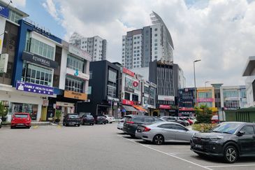 Jalan Austin Heights