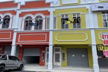 Taman Mount Austin Commercial