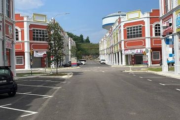 Taman Mount Austin Commercial