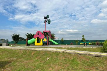 Hazel @ Meridin East