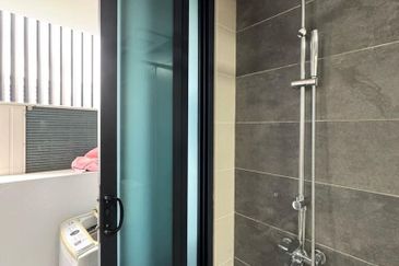 Almas Suites @ Puteri Harbour