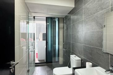 Almas Suites @ Puteri Harbour