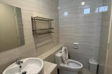 D'Summit Residences @ Kempas Utama