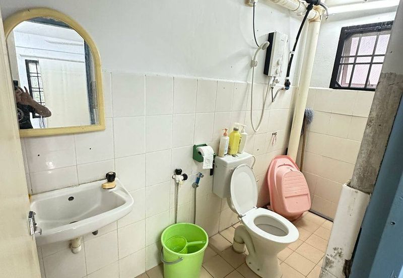 Sri Intan (Bandar Seri Alam)