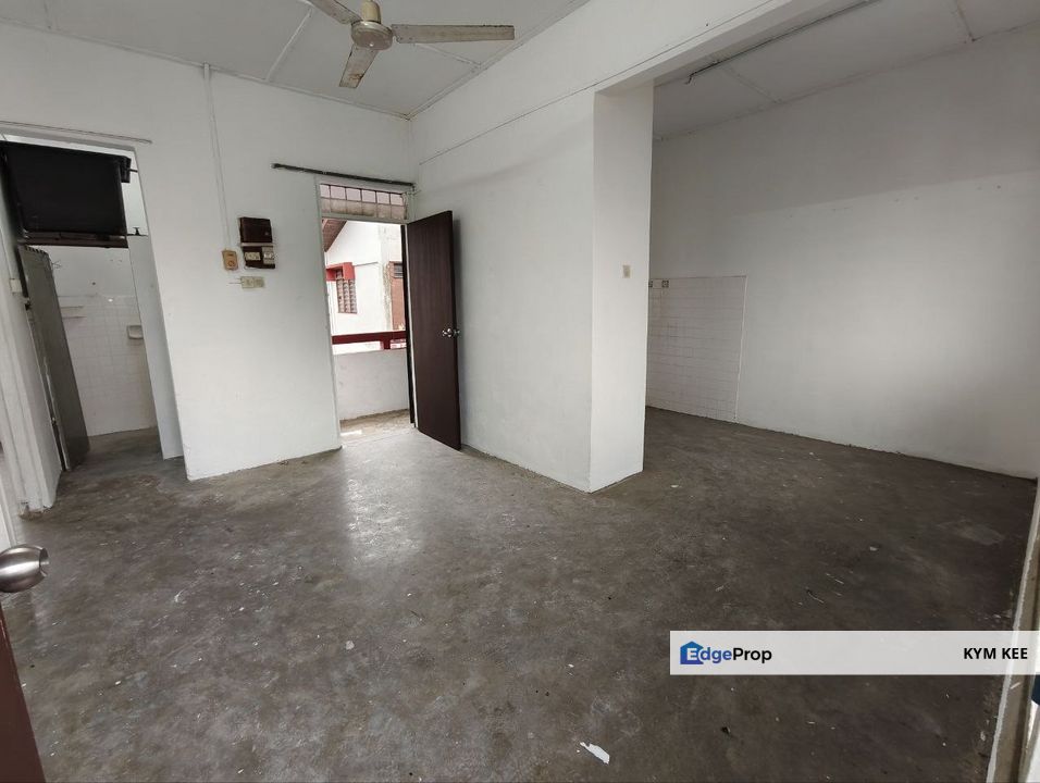 【Corner】Perling Camar Flat Level 4 Unblock View Near JB Town CIQ , Johor, Skudai