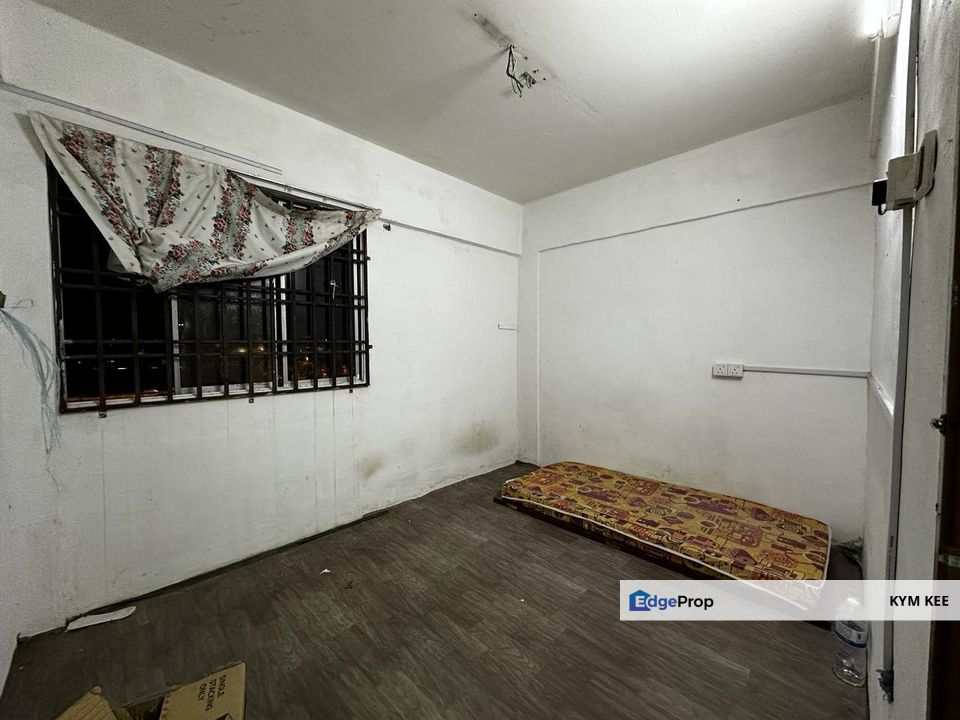 Taman Rinting Flat 3 Bed Masai Near JB Town CIQ, Johor, Masai