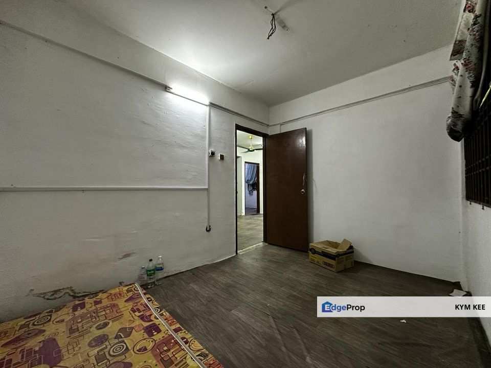 Taman Rinting Flat 3 Bed Masai Near JB Town CIQ, Johor, Masai