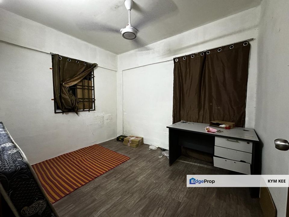 Taman Rinting Flat 3 Bed Masai Near JB Town CIQ, Johor, Masai