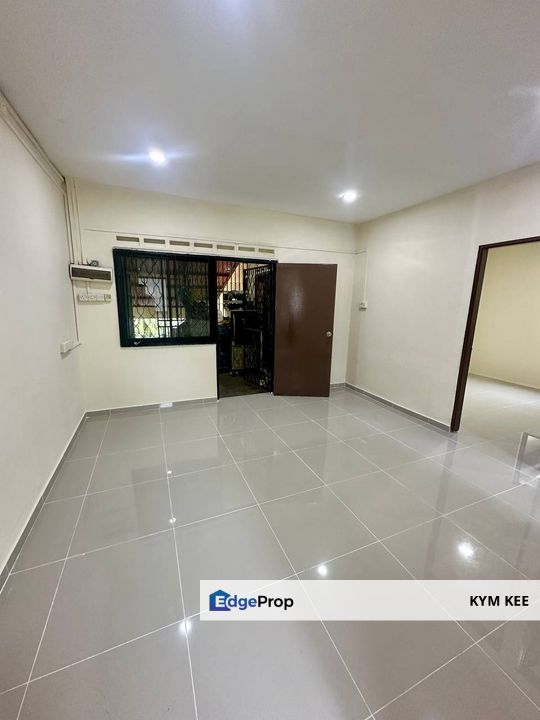 【Fully Renovated】Selesa Jaya Low Cost Flat Tingkat 4 Skudai, Johor, Skudai