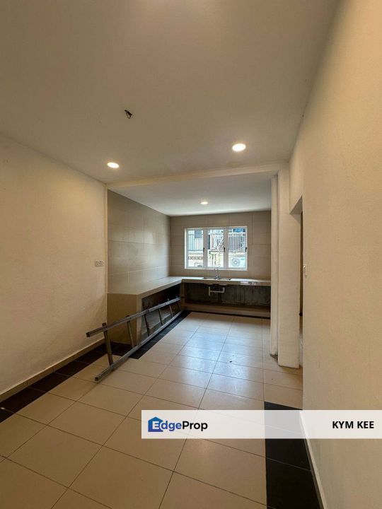【Renovated】Taman Sri Kulai Baru Double Storey 22x70 Terrace House Kulai, Johor, Kulai