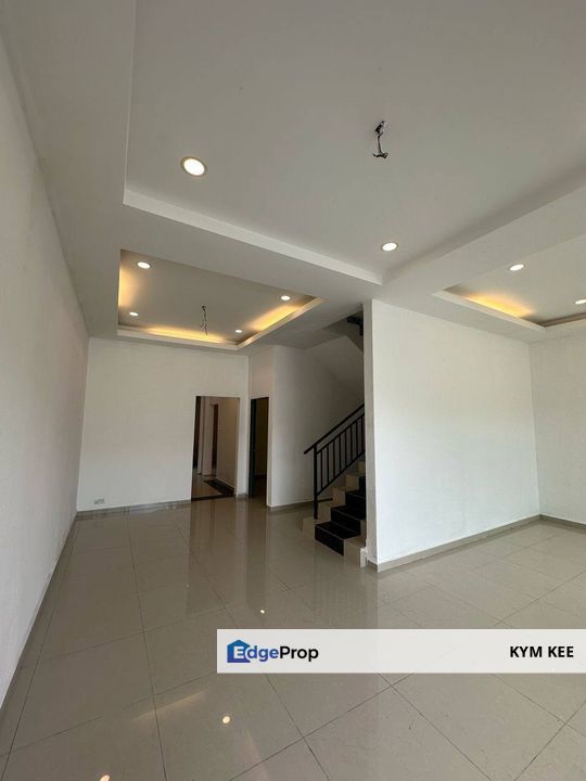 【Renovated】Taman Sri Kulai Baru Double Storey 22x70 Terrace House Kulai, Johor, Kulai