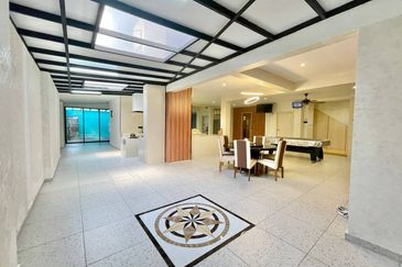 Cube On Hill ( Taman Bukit Pulai )