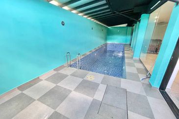 Cube On Hill ( Taman Bukit Pulai )