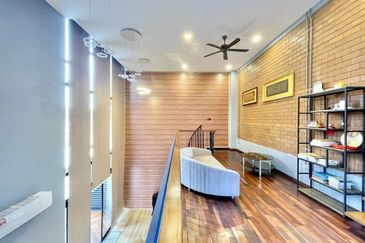 Cube On Hill ( Taman Bukit Pulai )