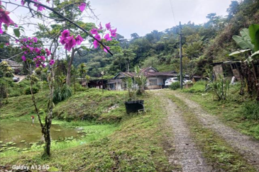 BANDAR BARU TANAH RATA