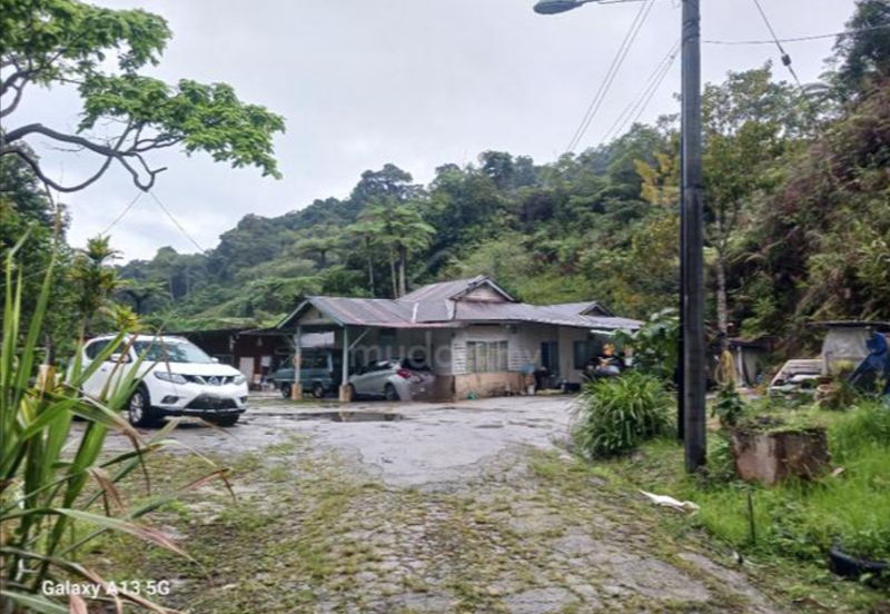 BANDAR BARU TANAH RATA