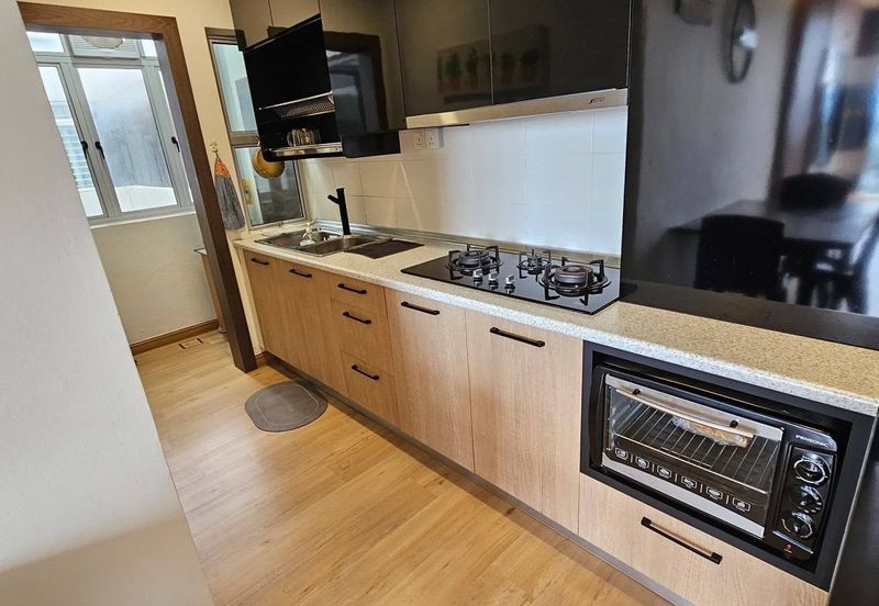 Dedaun Hijau (Greenfield Regency)