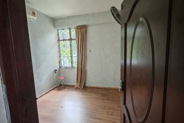 Jalan Straits View 1