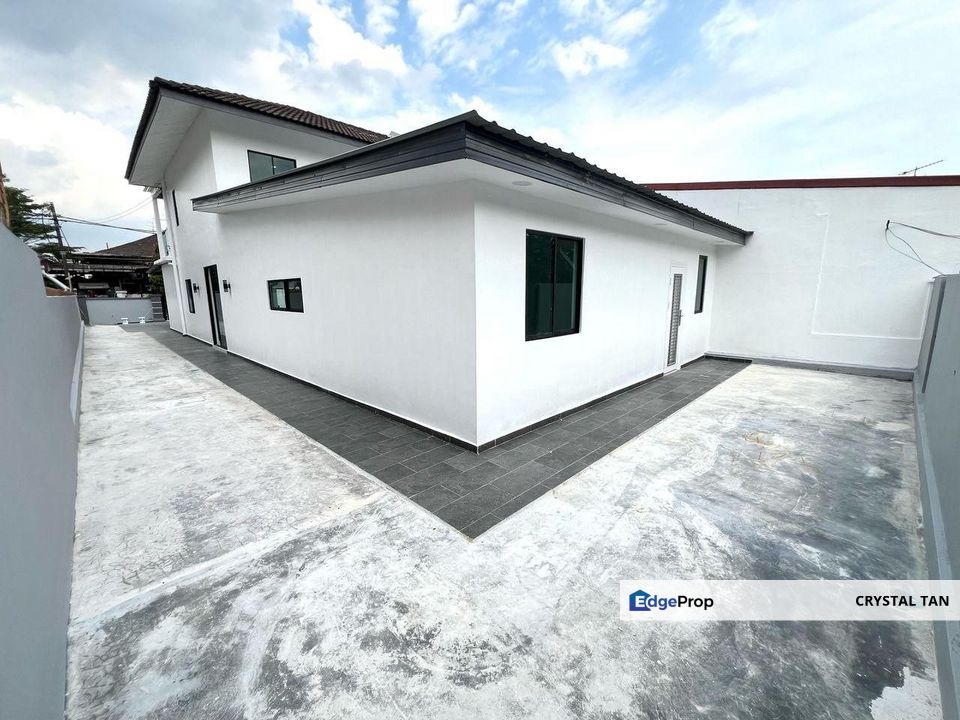 *🍀🔥 位于Taman Perling超大超长双层半独立 Semi Detached，全新装修单位 @ 时代装修风格 & 超大主人房，厨房和阳台全扩建，室内空间超级宽敞，走路都能到学校及商店 🔥, Johor, Johor Bahru