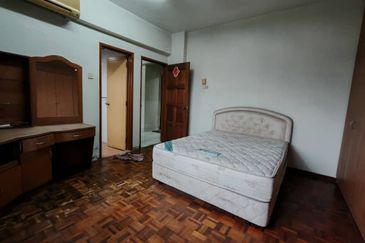 Dwi Mahkota Condominium