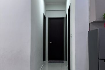 Baypoint @ Country Garden Danga Bay