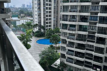 Baypoint @ Country Garden Danga Bay