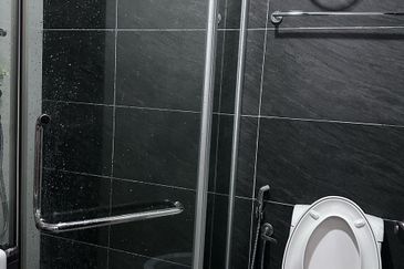 Baypoint @ Country Garden Danga Bay