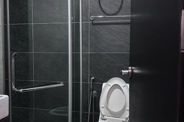 Baypoint @ Country Garden Danga Bay