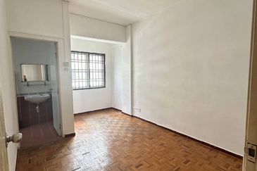 Ria 1 Apartment, Taman Megah Ria