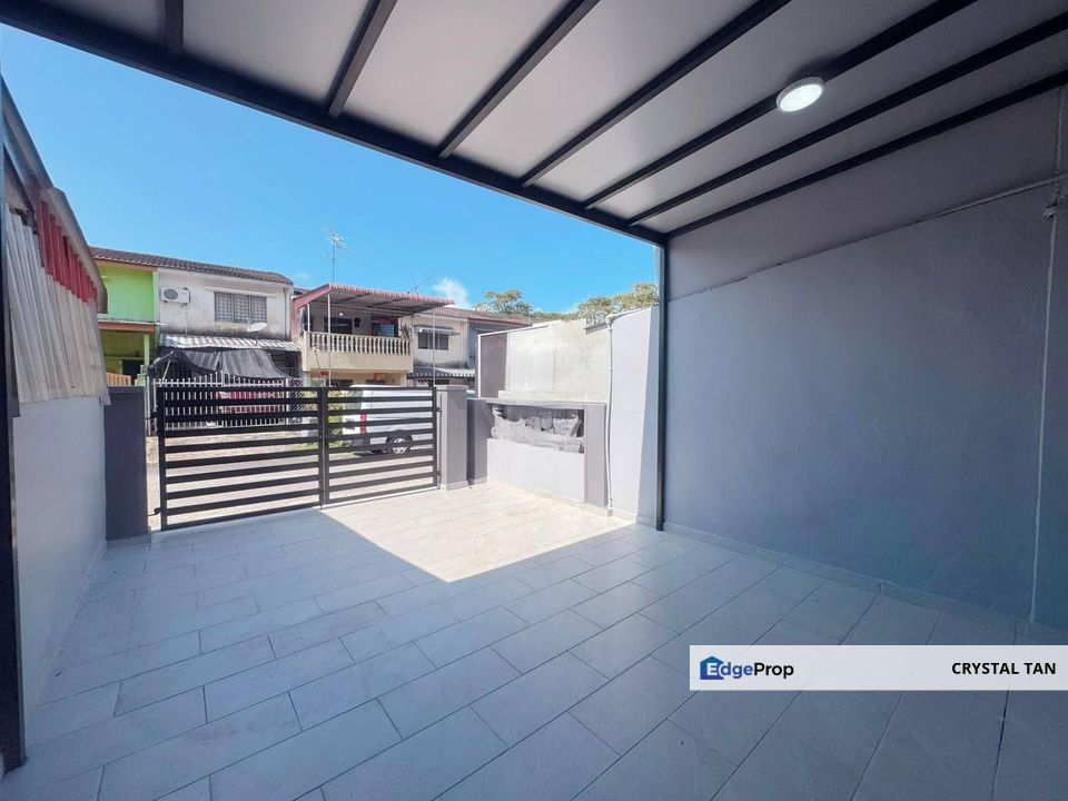 黄金地点 稀有全装修廉价屋 😍 靠近 Bus Stop 店面🤩 自住出租包满意🥳 靠近CIQ JB and Mount Austin Tmn Molek Plentong Sentosa, Johor, Masai