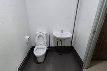 Seasons Luxury Apartments @ Amara Larkin