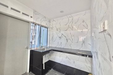 Taman Pulai Utama Flat